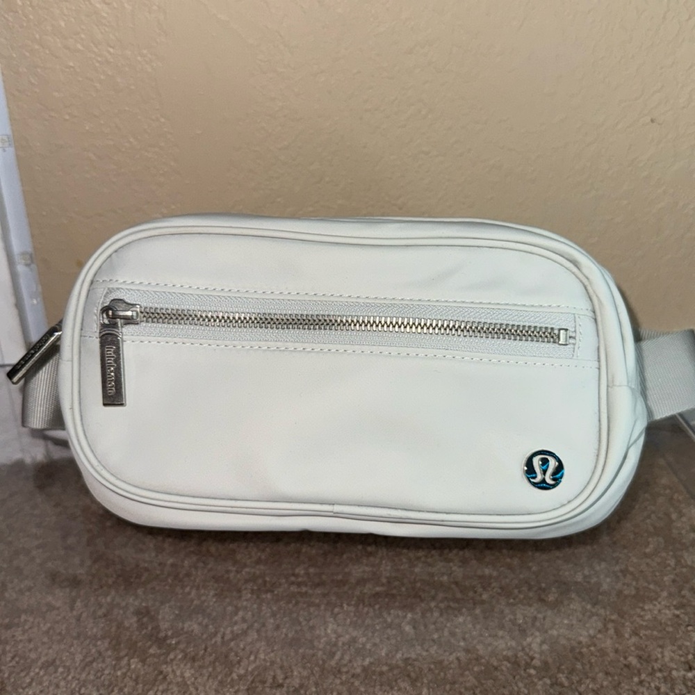 LULULEMON Belt Bag NEW WITHOUT TAGS